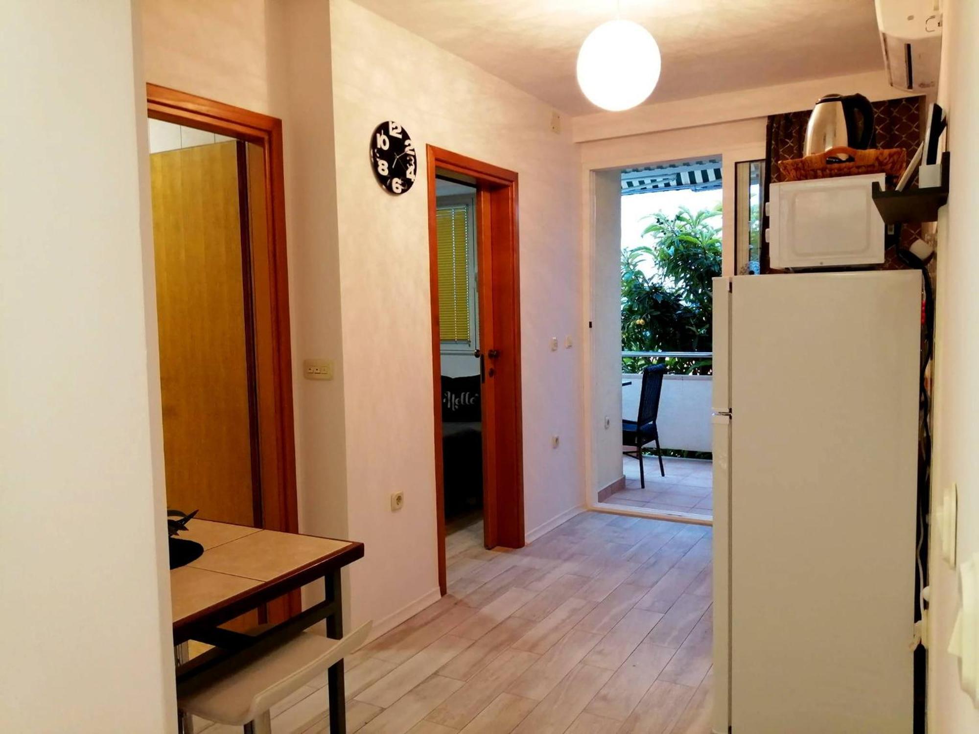 Apartment 6 *