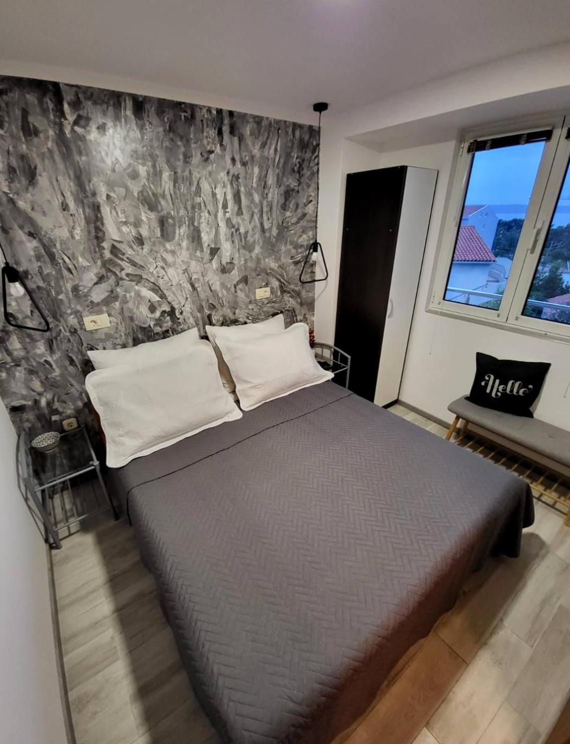 6 * Makarska
