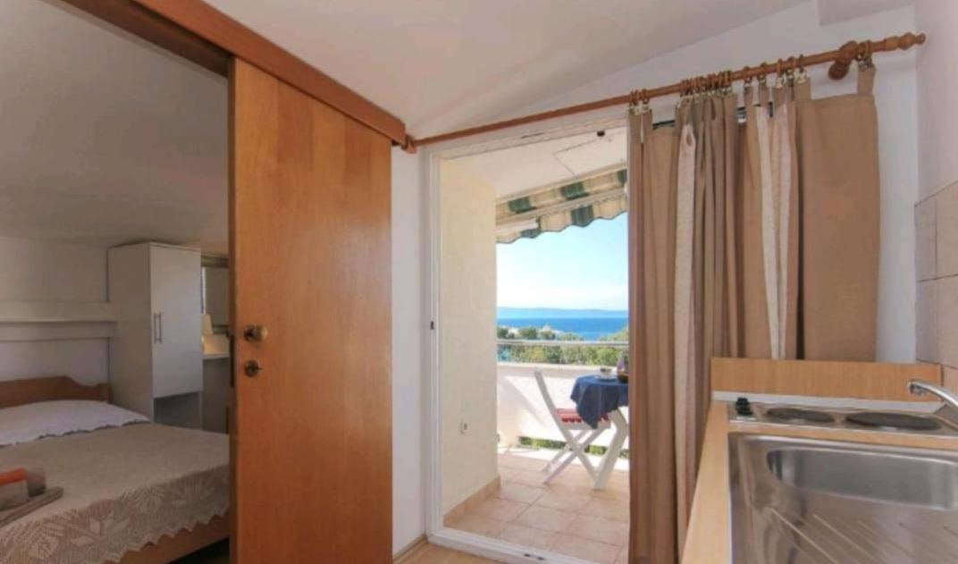6 * Makarska